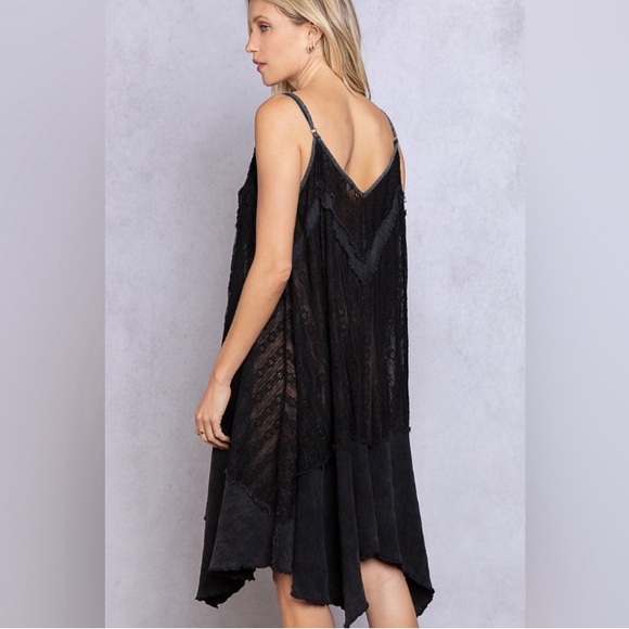 New POL Black Lace Dress with Hook & Eye Closure Stunning Size Large - Picture 3 of 4